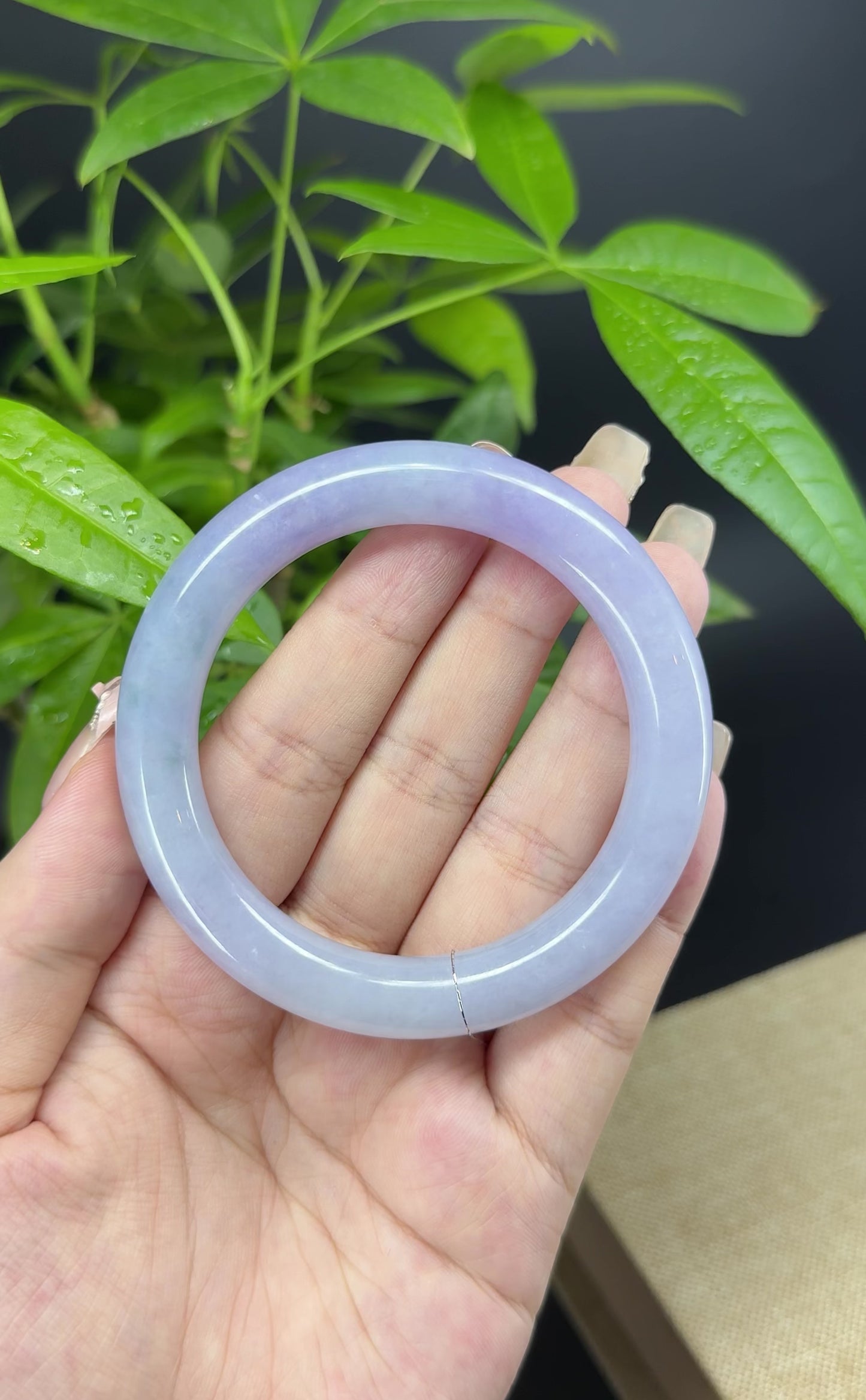 Load and play video in Gallery viewer, Genuine Burmese Lavender Jade Jadeite Bangle Bracelet ( 55.2mm )
