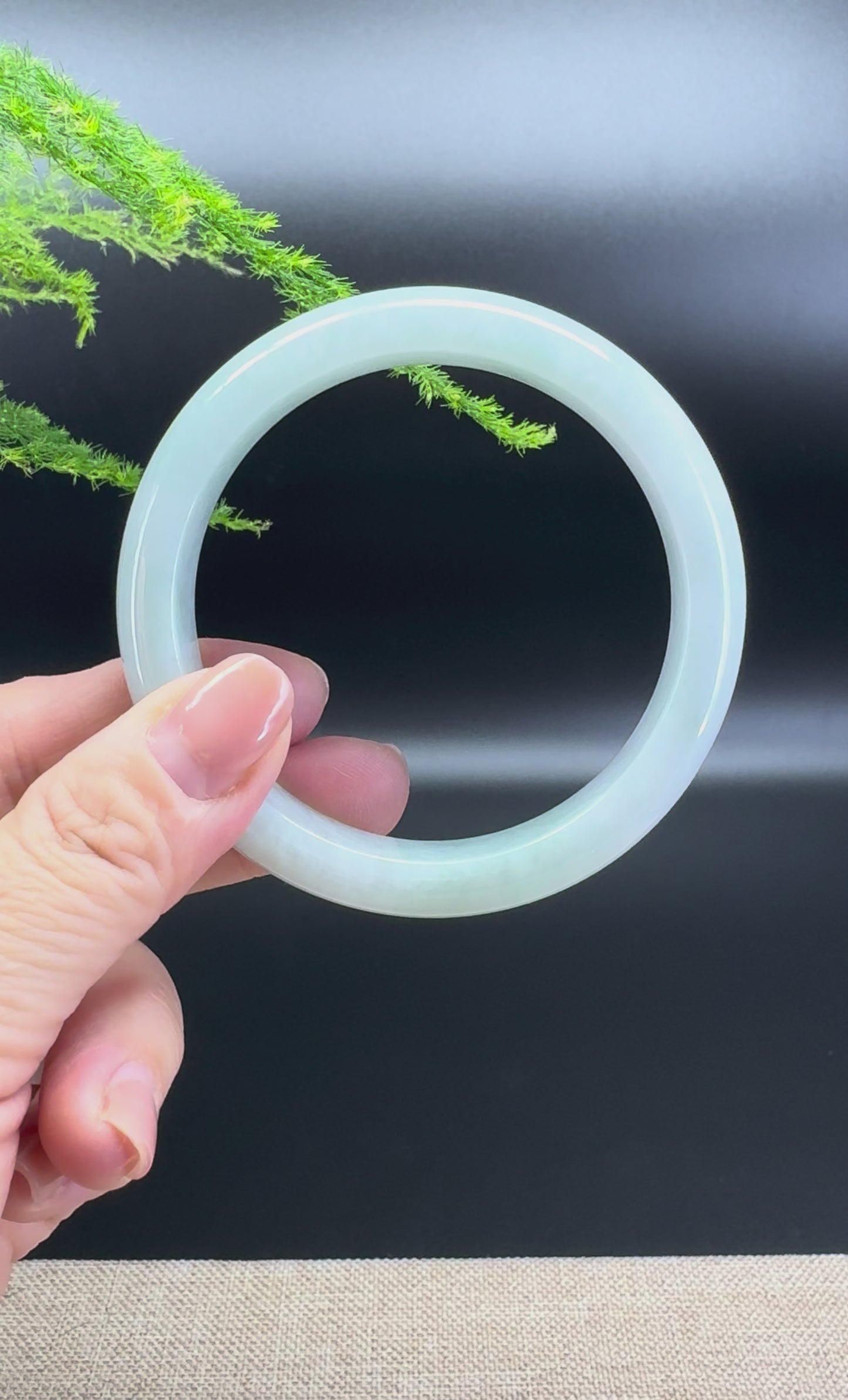 Load and play video in Gallery viewer, Genuine Burmese Green Jade Jadeite Bangle Bracelet (59.6mm)
